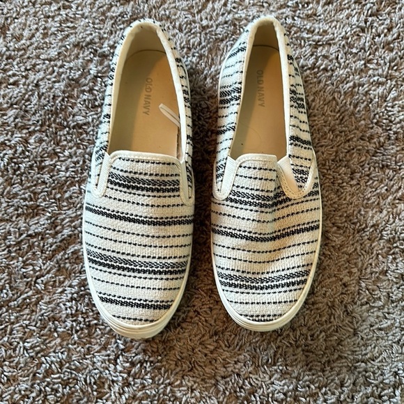 Old navy striped slip on black and beige size 9 - Picture 1 of 2